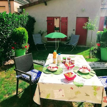 Chambre Avec Salle De Bain Privatisee Avec Petit Dejeuner Compris Auxonne Exterior foto