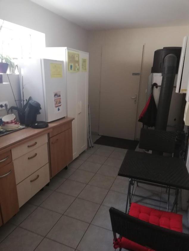Chambre Avec Salle De Bain Privatisee Avec Petit Dejeuner Compris Auxonne Exterior foto